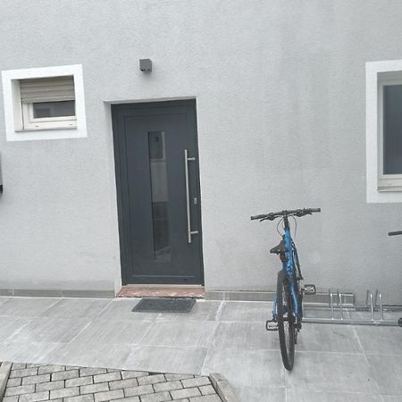 Apartments & Moeblierte Zimmer In Kahl Am Main, Kontaktloser Self Check-In, W-Lan, Schreibtisch, Duschbad, Kuechenzeile, Pkw-Plaetze Екстериор снимка