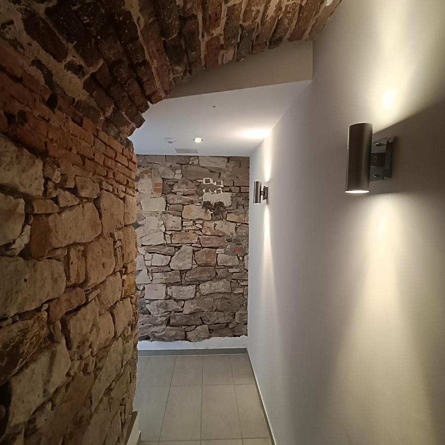 Apartments & Moeblierte Zimmer In Kahl Am Main, Kontaktloser Self Check-In, W-Lan, Schreibtisch, Duschbad, Kuechenzeile, Pkw-Plaetze Екстериор снимка